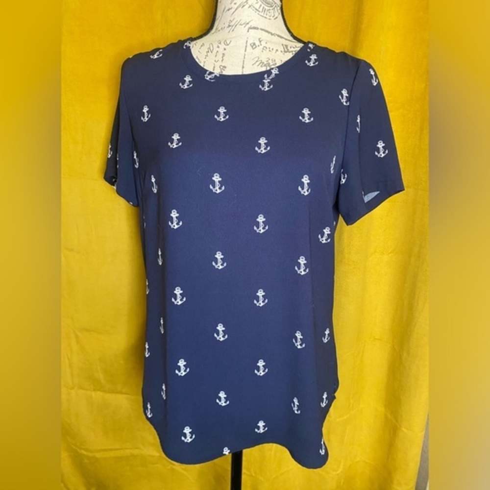 Dalia - Blue short sleeve blue blouse with white anchors - EUC - size small